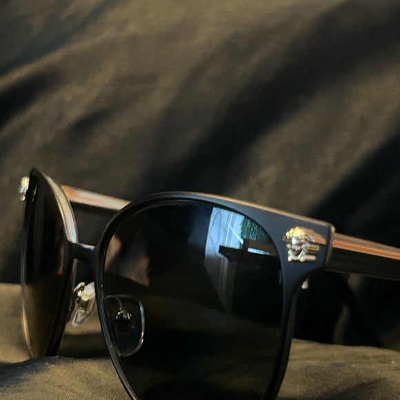 Versace Glasses - Picture 3 of 8